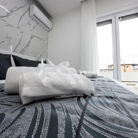 White Elegance Luxury B&B Caserta Luaran gambar