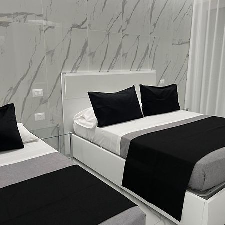 White Elegance Luxury B&B Caserta Luaran gambar