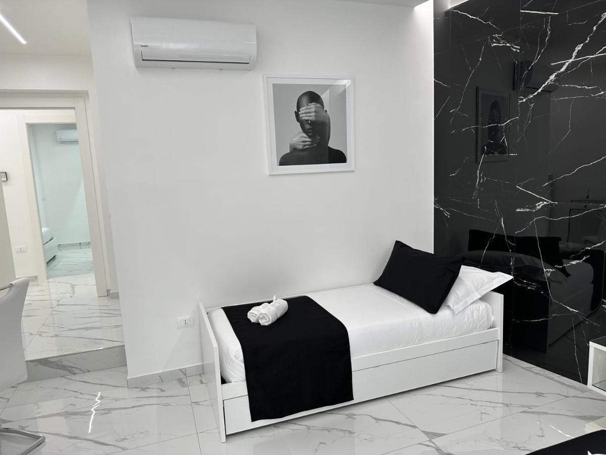 White Elegance Luxury B&B Caserta Luaran gambar