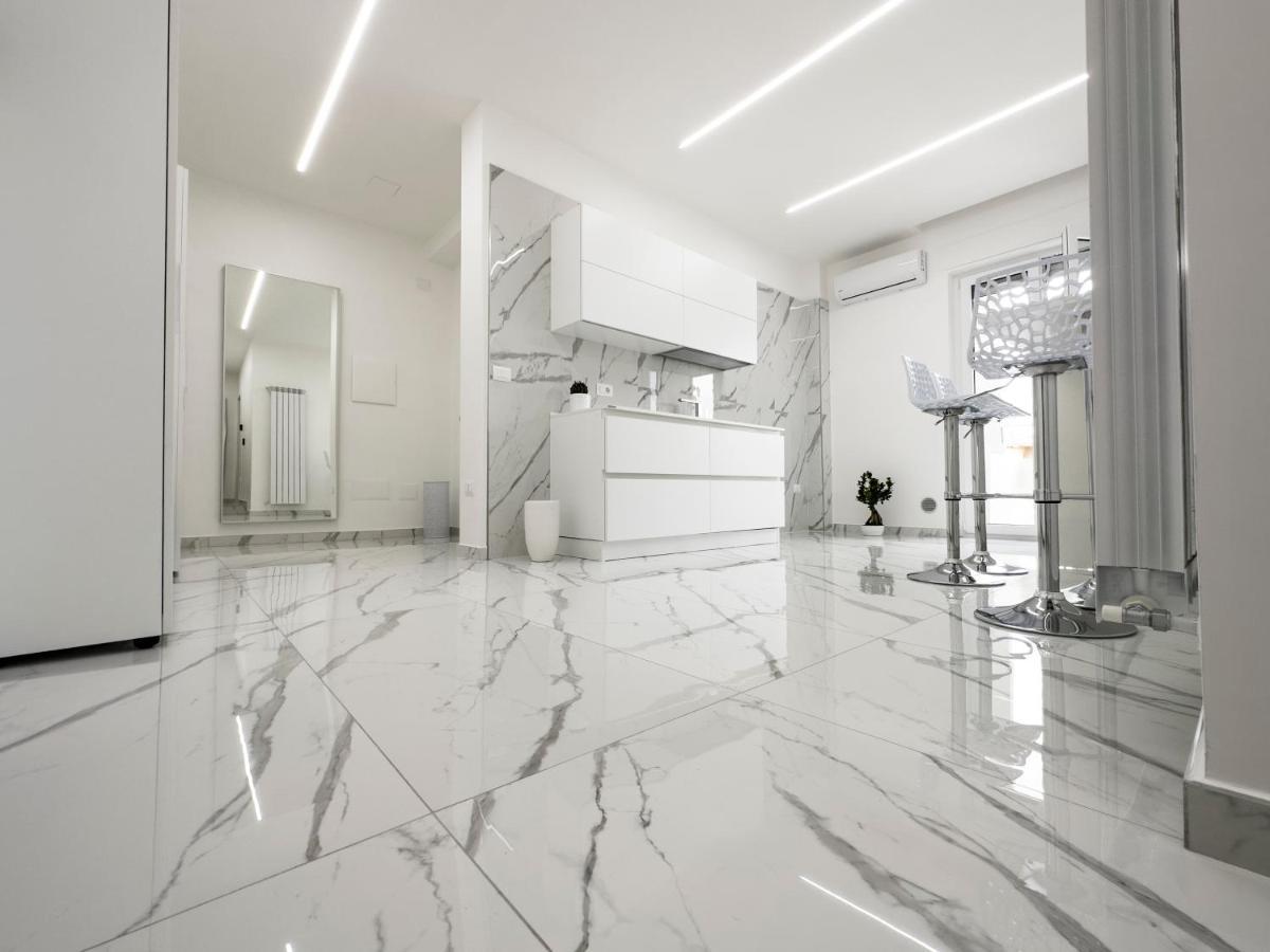 White Elegance Luxury B&B Caserta Luaran gambar