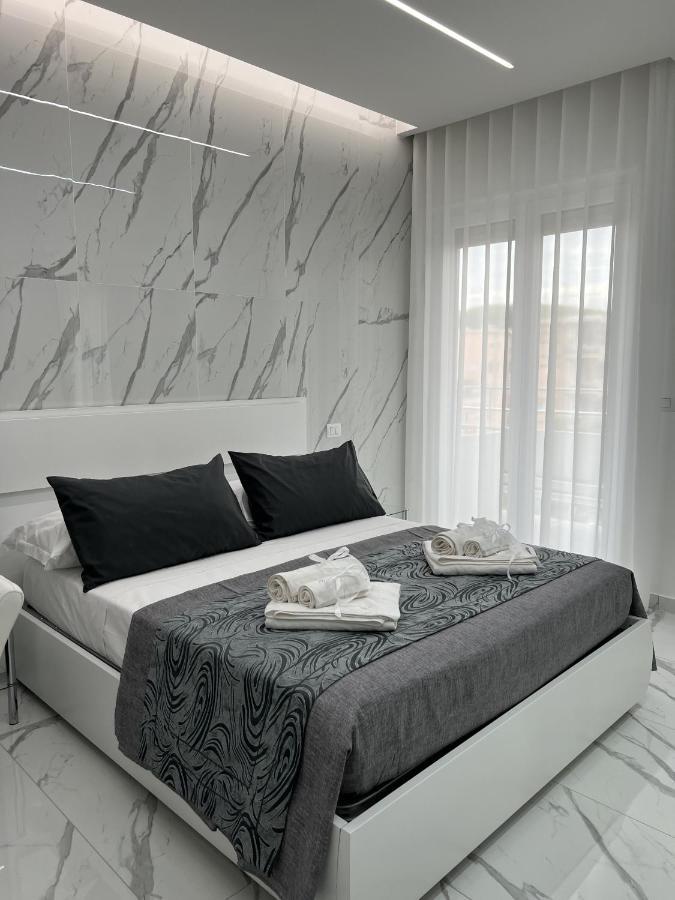 White Elegance Luxury B&B Caserta Luaran gambar