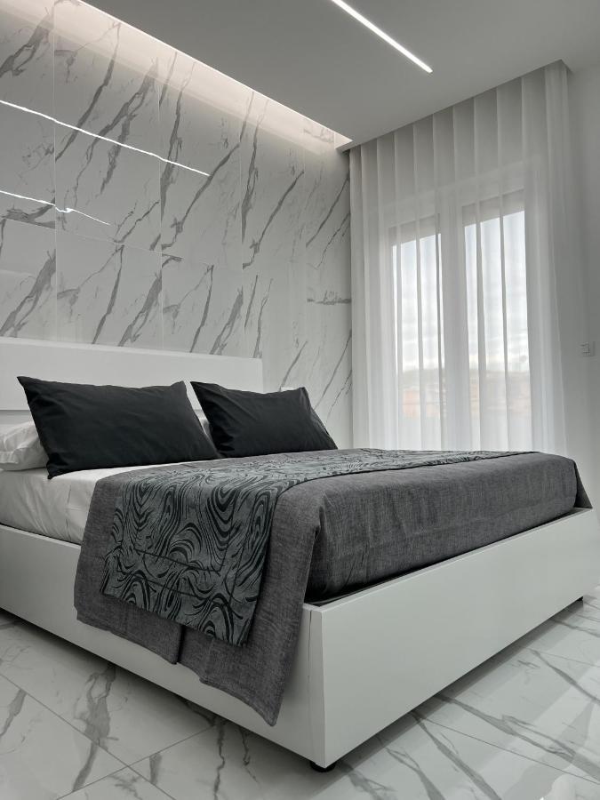 White Elegance Luxury B&B Caserta Luaran gambar