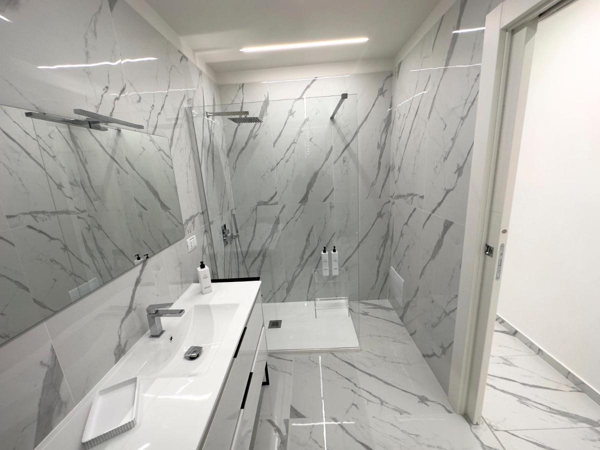 White Elegance Luxury B&B Caserta Luaran gambar