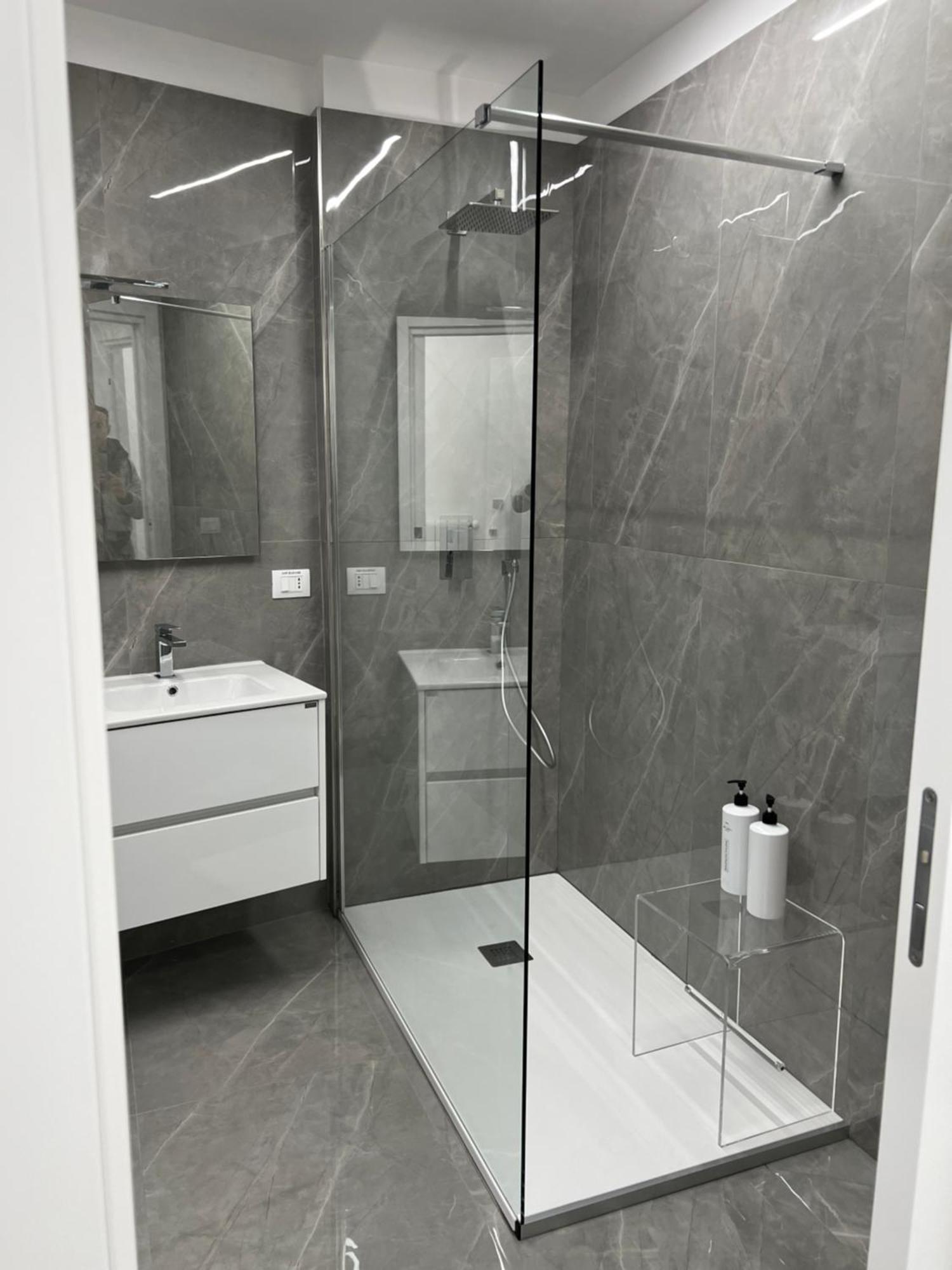 White Elegance Luxury B&B Caserta Luaran gambar