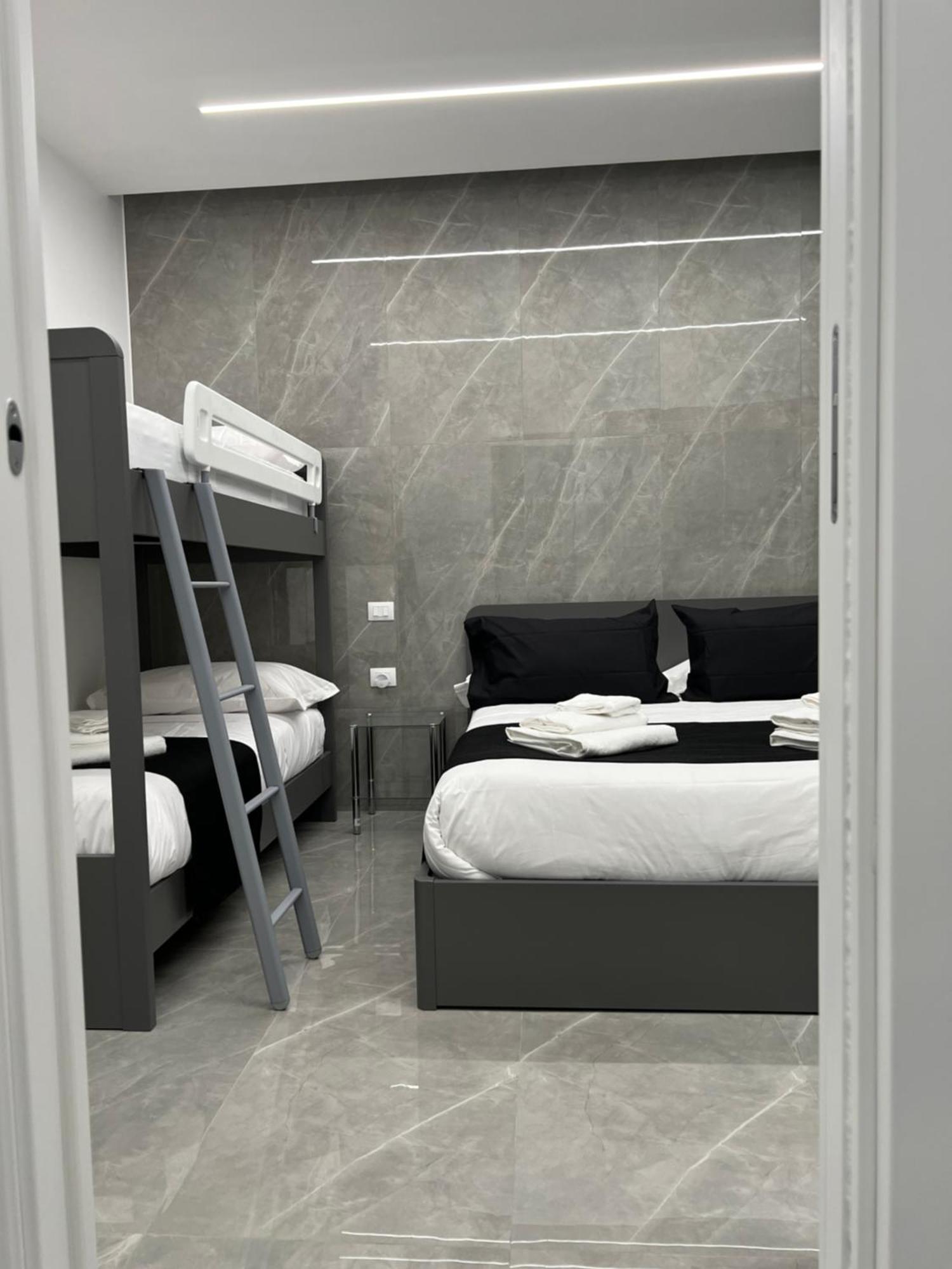 White Elegance Luxury B&B Caserta Luaran gambar