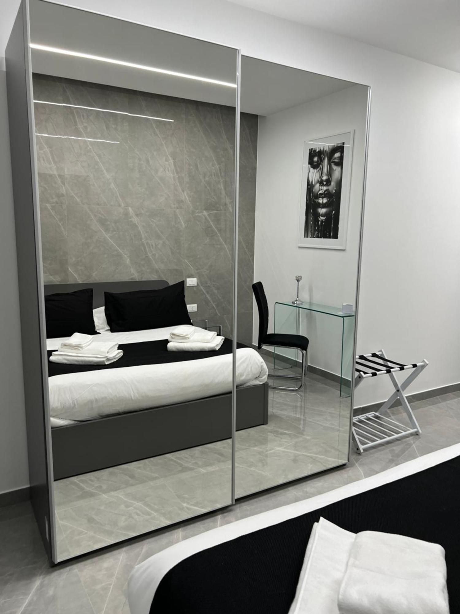 White Elegance Luxury B&B Caserta Luaran gambar