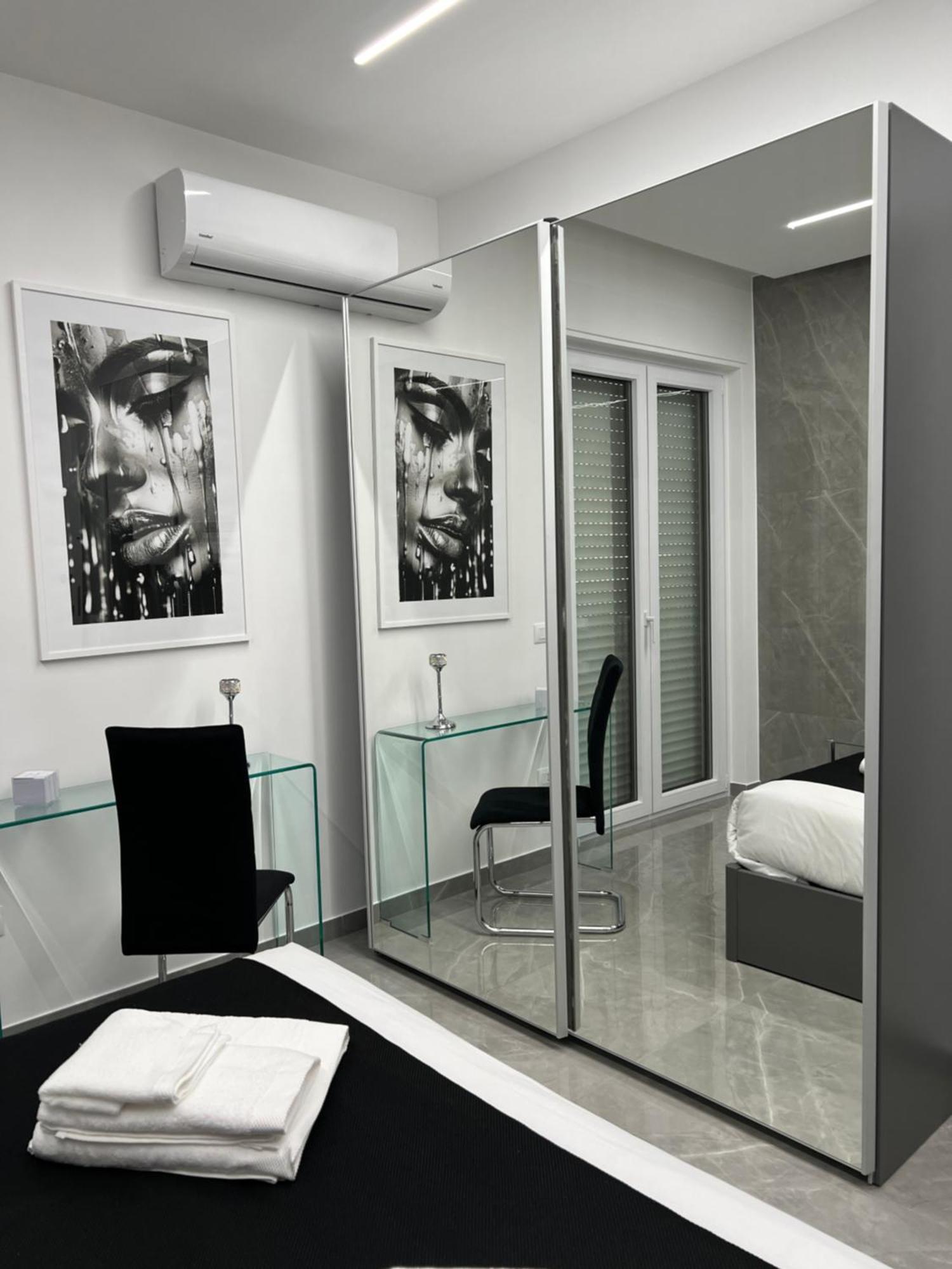White Elegance Luxury B&B Caserta Luaran gambar