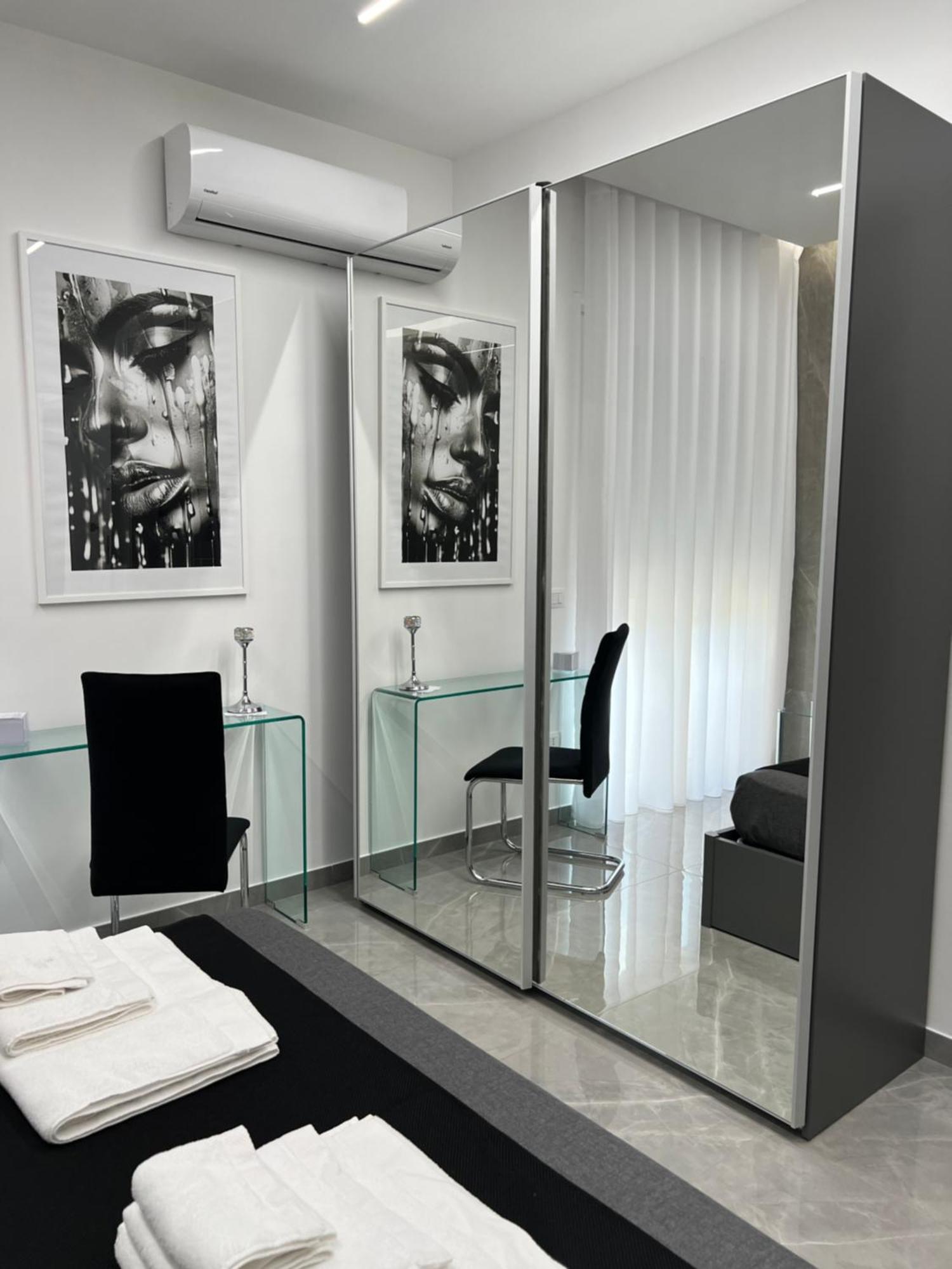 White Elegance Luxury B&B Caserta Luaran gambar