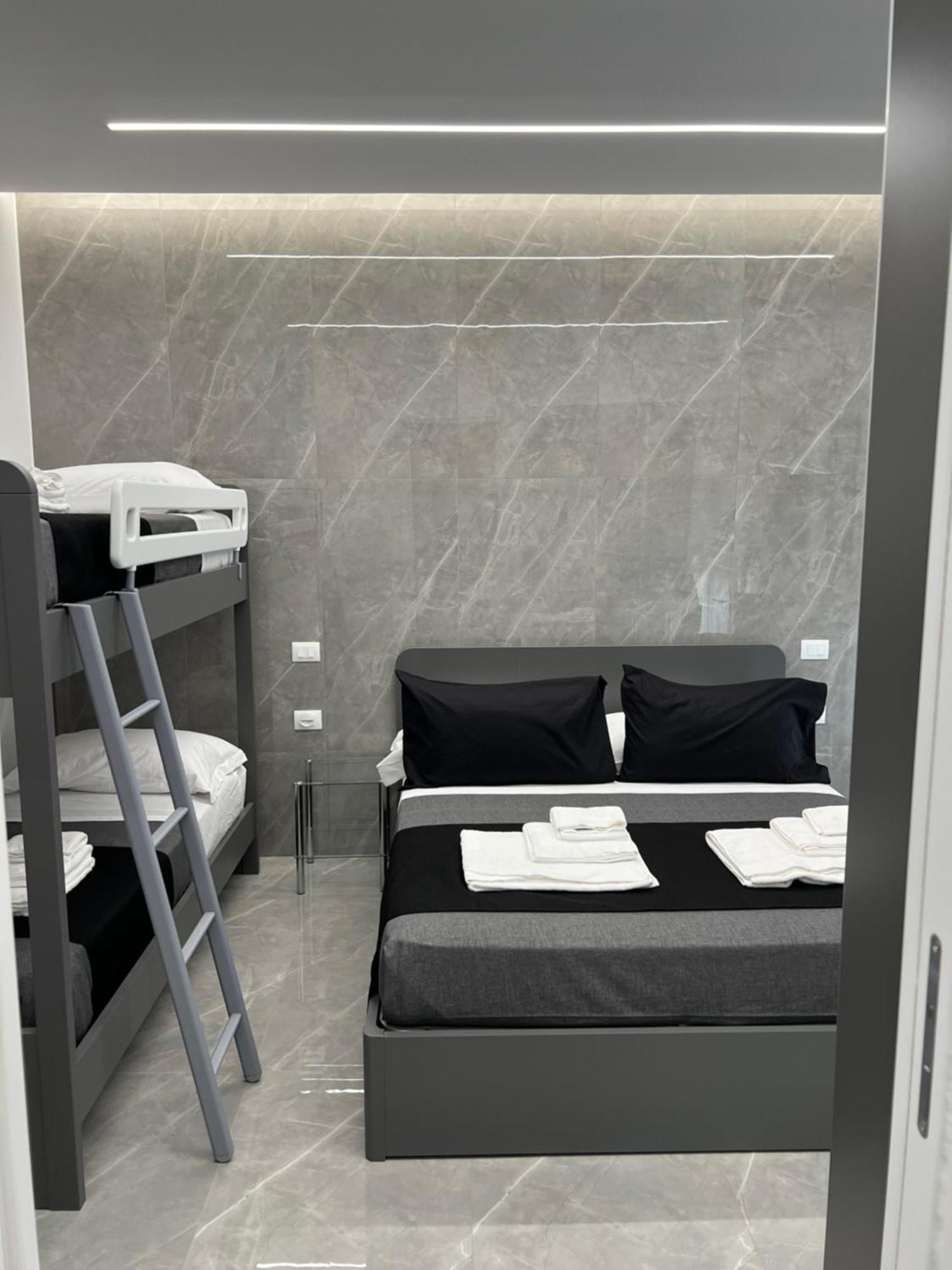 White Elegance Luxury B&B Caserta Luaran gambar