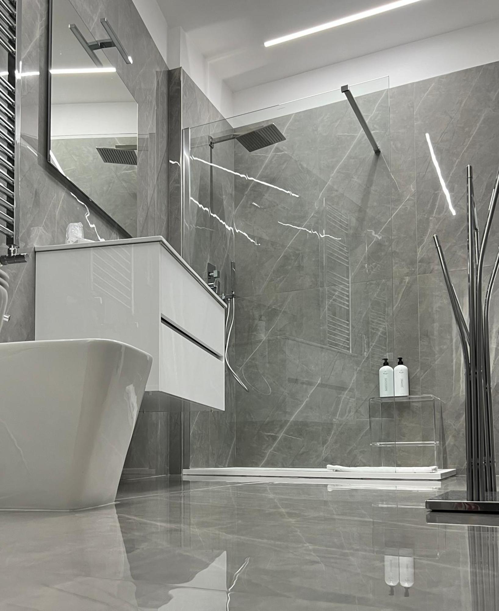 White Elegance Luxury B&B Caserta Luaran gambar