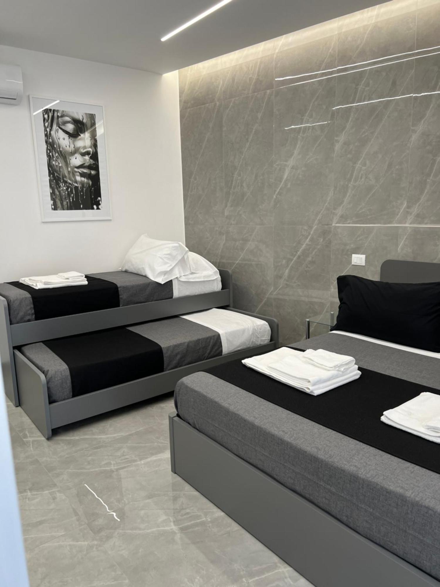 White Elegance Luxury B&B Caserta Luaran gambar