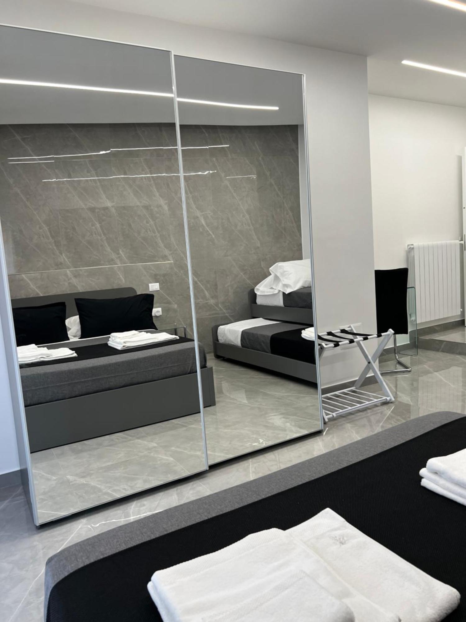 White Elegance Luxury B&B Caserta Luaran gambar