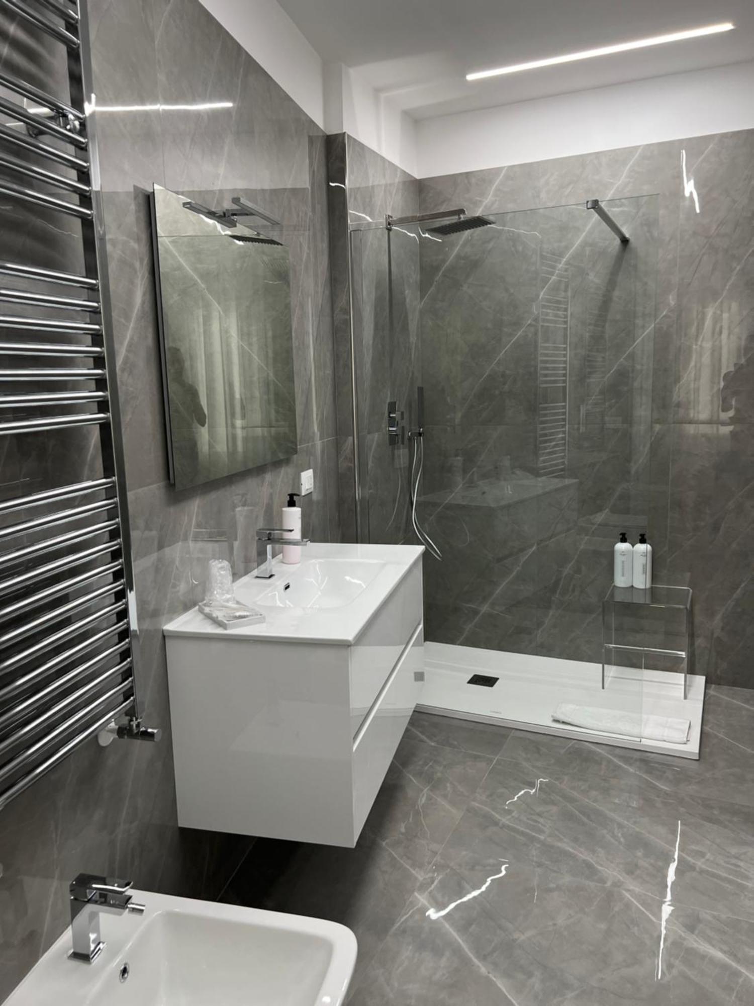 White Elegance Luxury B&B Caserta Luaran gambar